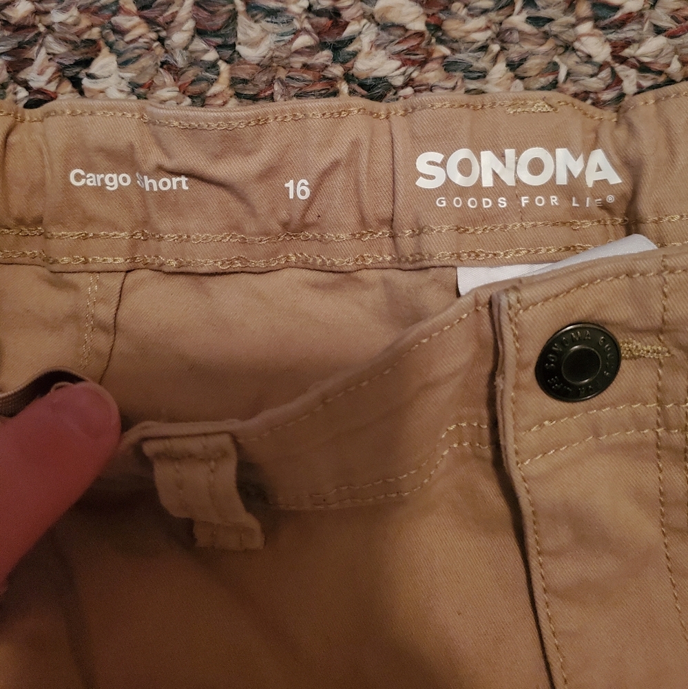 Shorts - Picture 2 of 3